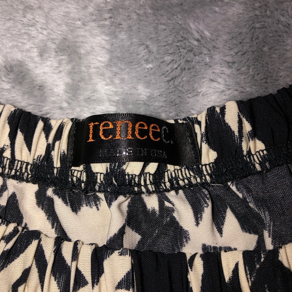 Renee C Aztec Print off the shoulder blouse - Picture 2 of 2
